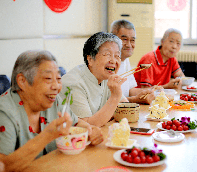 88歲奶奶對(duì)陽(yáng)光佳苑贊不絕口：“精心照護(hù)，溫暖如家！”